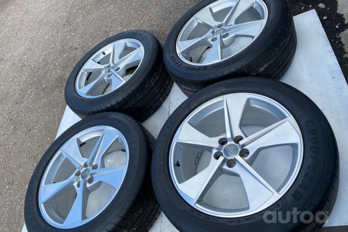 AUDI, lietie