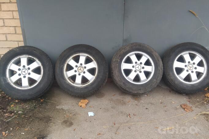 Mercedes benz, lietie
