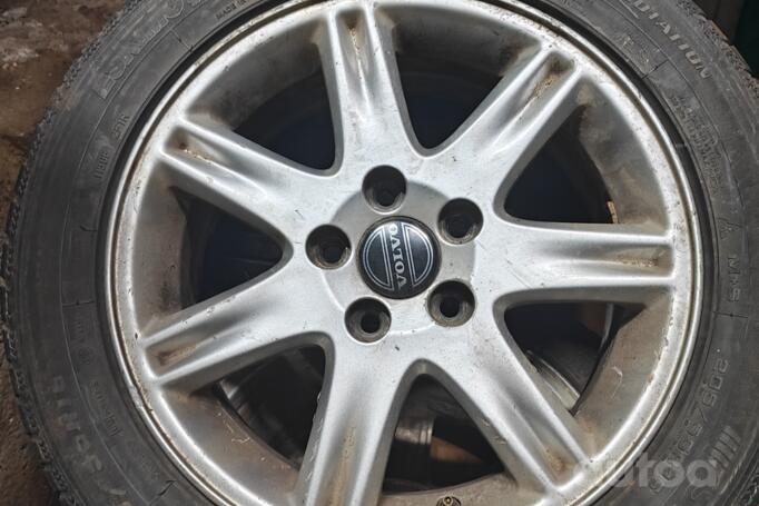 Volvo, lietie