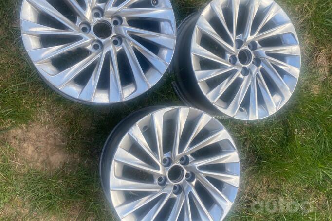 Lexus, lietie