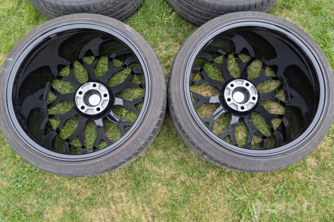 7 Wheels, lietie