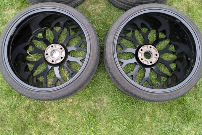 7 Wheels, lietie