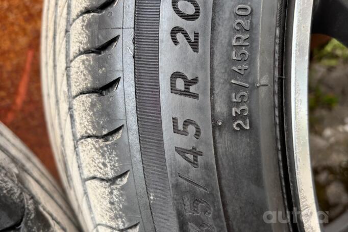 Mercedes Benz, lietie
