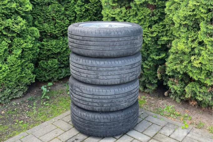 BMW, lietie