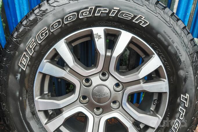 Ford, lietie
