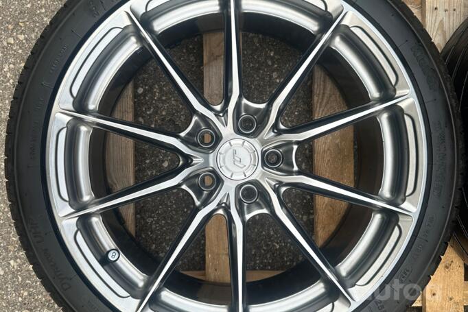 Japan Racing, lietie