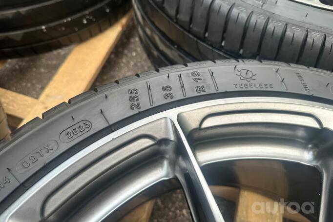 Japan Racing, lietie