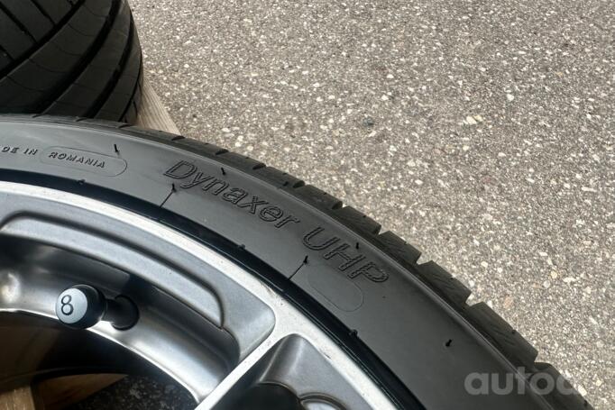 Japan Racing, lietie