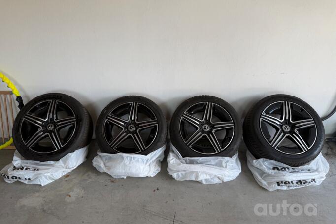 Mercedes-Benz, lietie