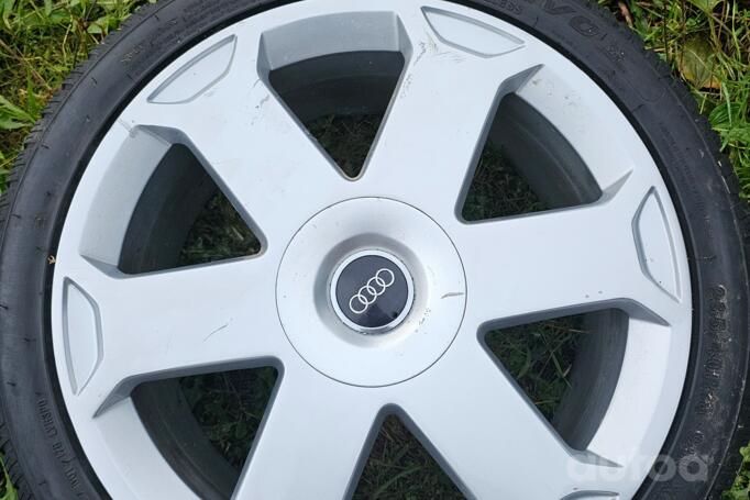 Audi Avus R18, lietie