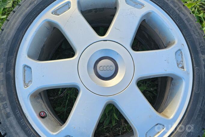 Audi Avus R17, lietie
