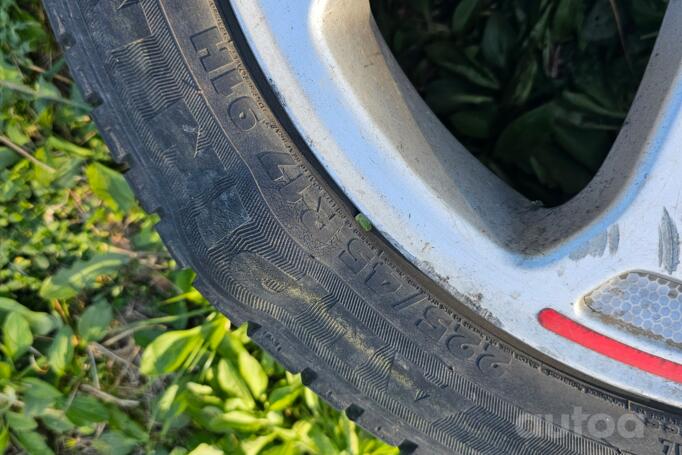 Audi Avus R17, lietie