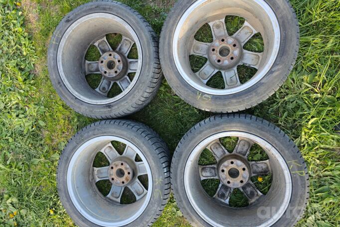 Audi Avus R17, lietie