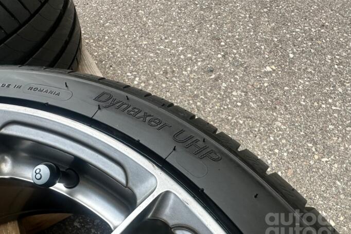 Japan Racing, lietie