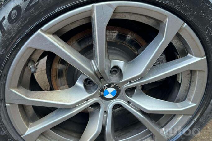 BMW, lietie