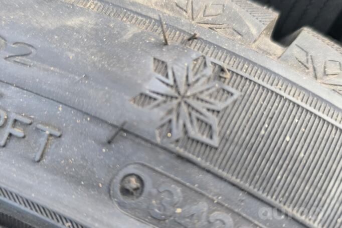 Neoriginalus, lietie