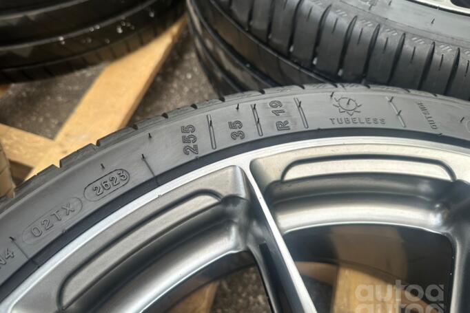 Japan Racing, lietie