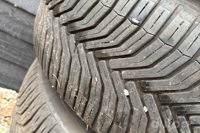 Mercedes nenz, lietie