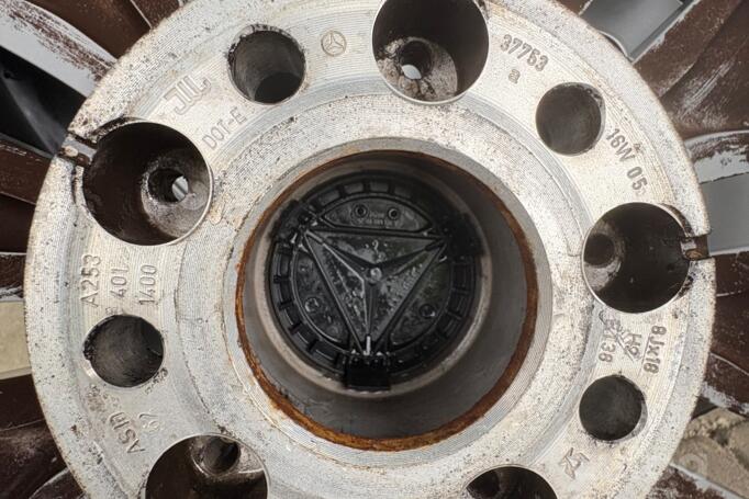 Mercedes nenz, lietie