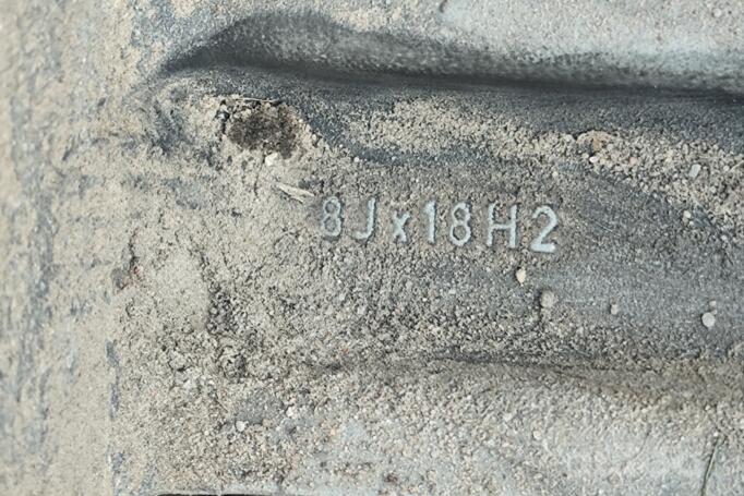 Made in Italy NOT ORIGINAL EQUIPMENT”, lietie