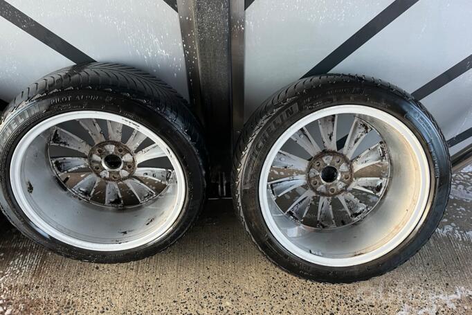 Mallory Turbine, lietie