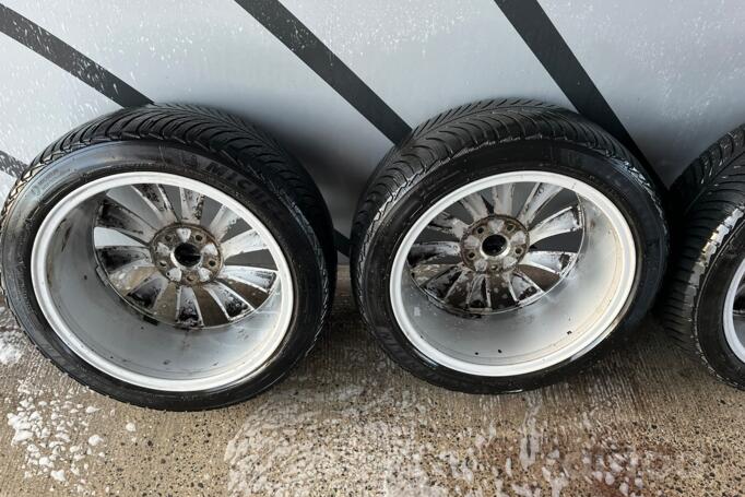 Mallory Turbine, lietie