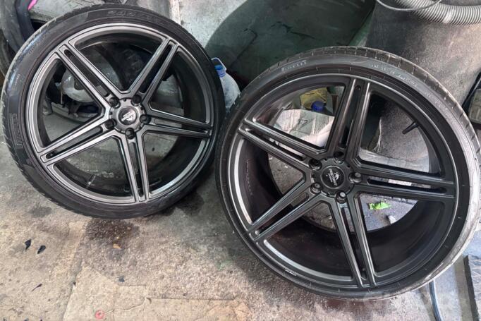 Vossen Bosan, lietie