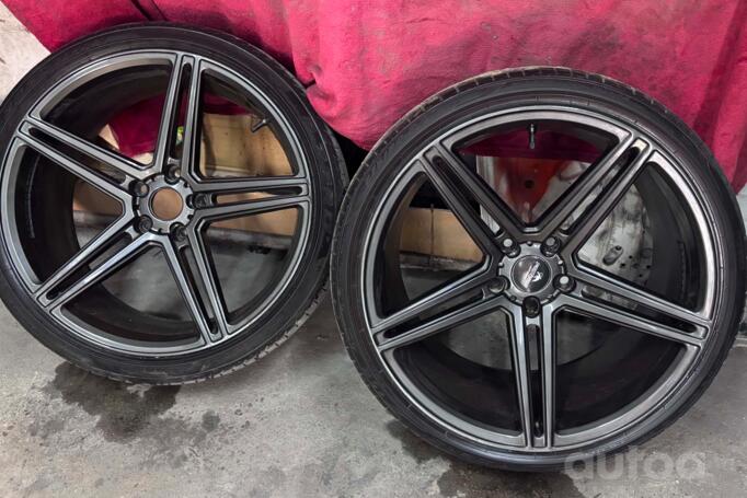 Vossen Bosan, lietie