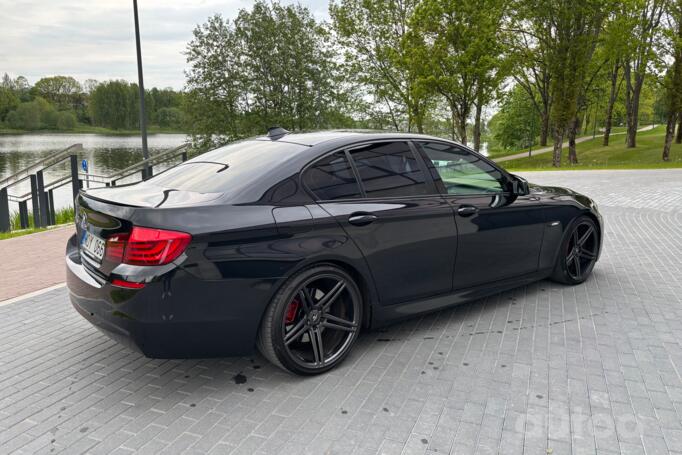 Vossen Bosan, lietie