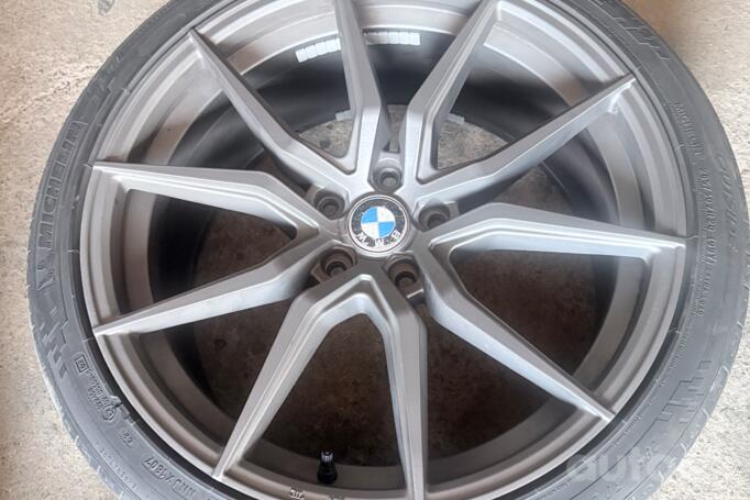 BMW, lietie