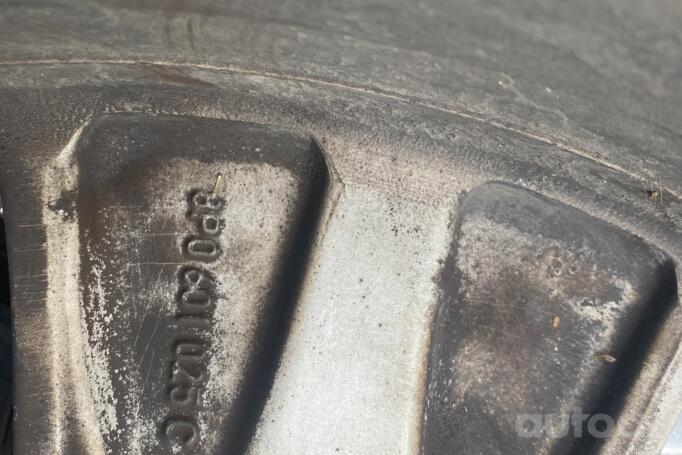 Audi orginalus ratlankiai, lietie