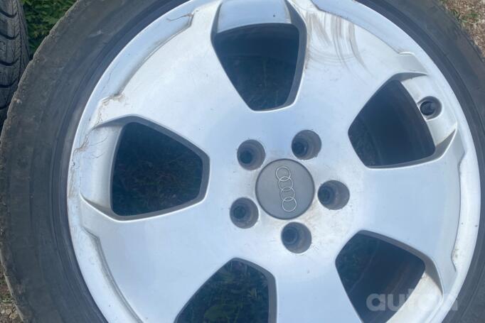 Audi orginalus ratlankiai, lietie