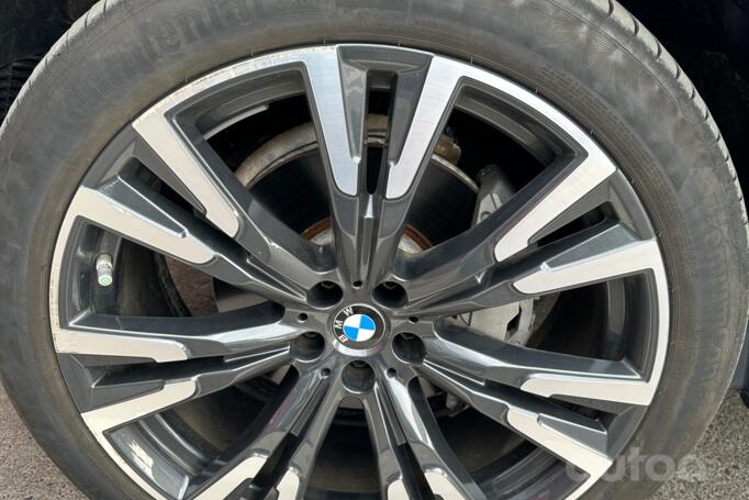 BMW, lietie
