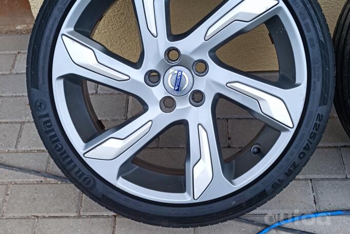 Volvo, lietie