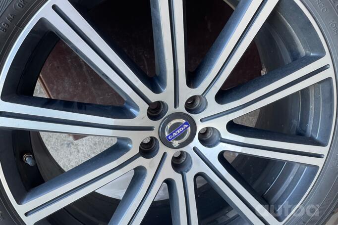 Volvo, lietie