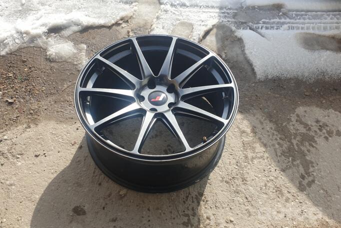 Japan Racing JR11, lietie