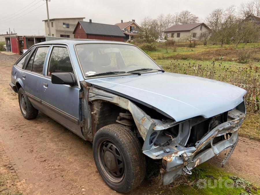 Opel Ascona C Hatchback