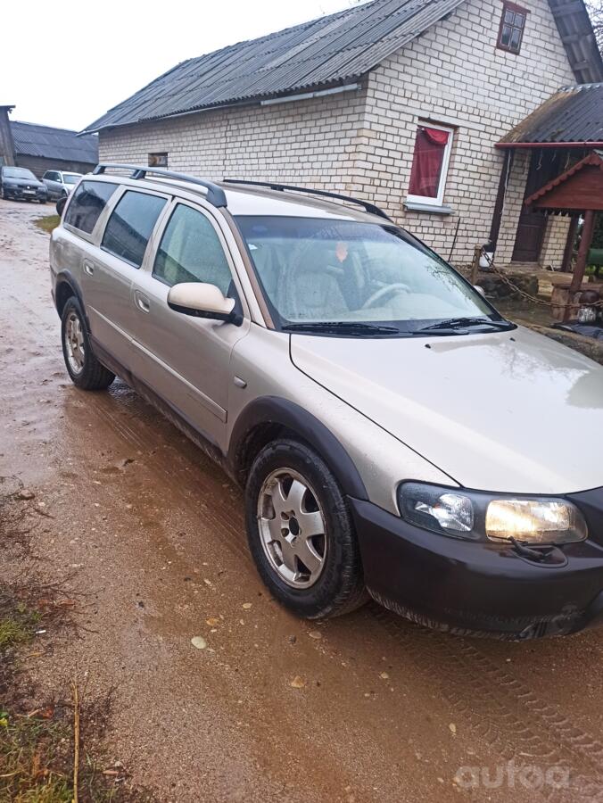 Volvo XC70 2 generation wagon