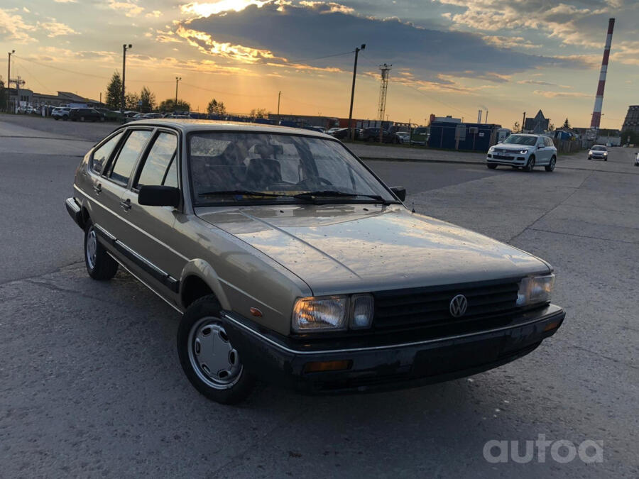 Volkswagen Passat B2 Hatchback 5-doors
