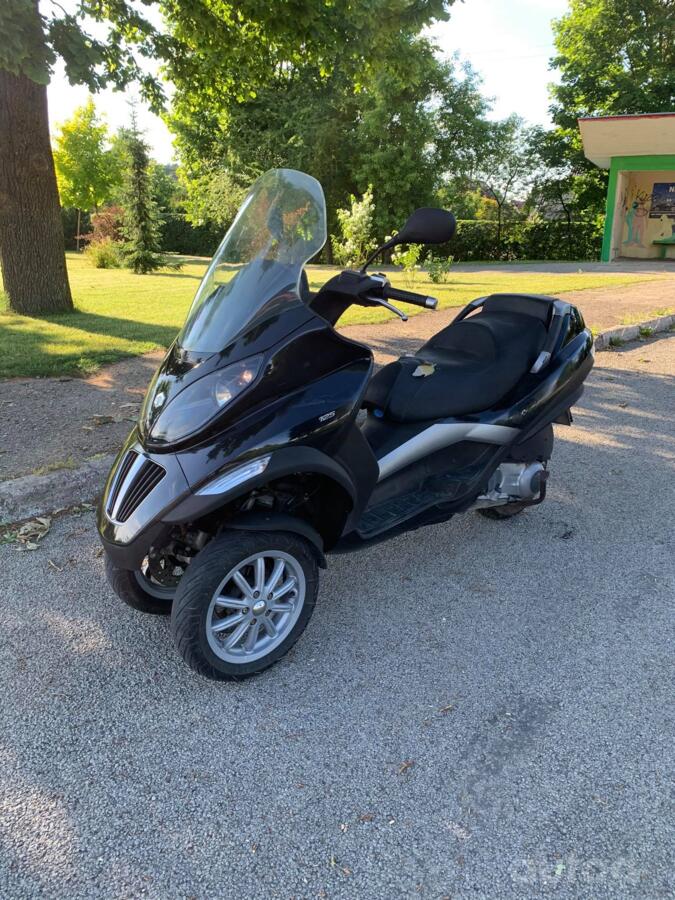 Piaggio MP3