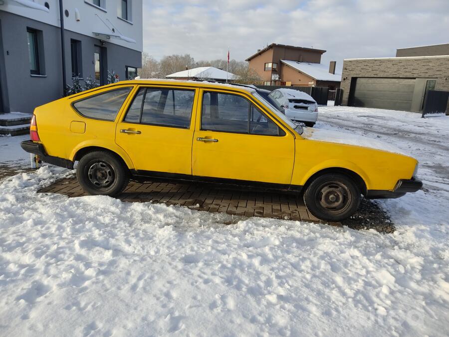 Volkswagen Passat B2 Hatchback 5-doors