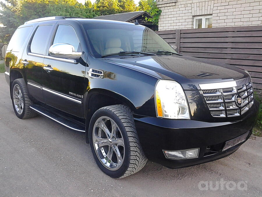 Cadillac Escalade 3 generation SUV