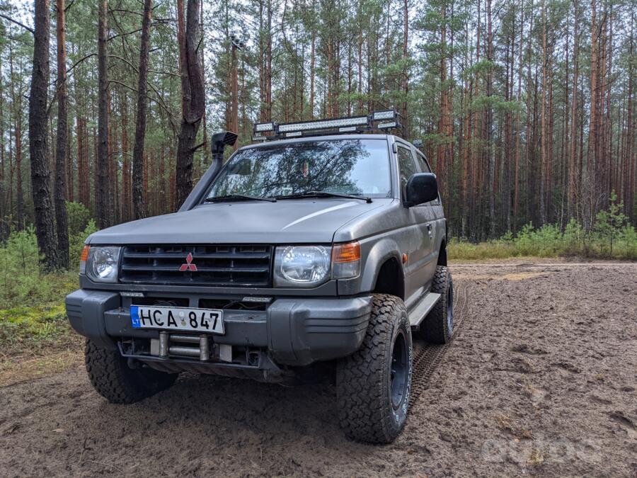 Mitsubishi Pajero 2 generation Metal Top SUV 3-doors