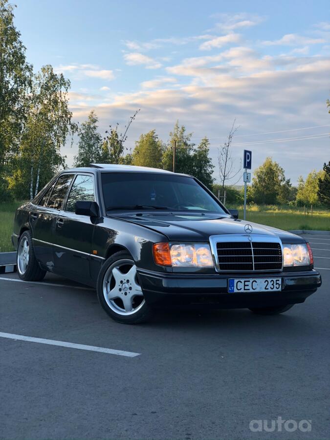 Mercedes-Benz W124 1 generation