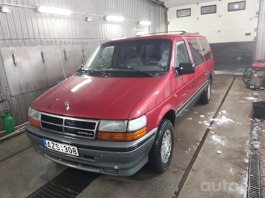 Chrysler Voyager 2 generation Grand minivan 4-doors