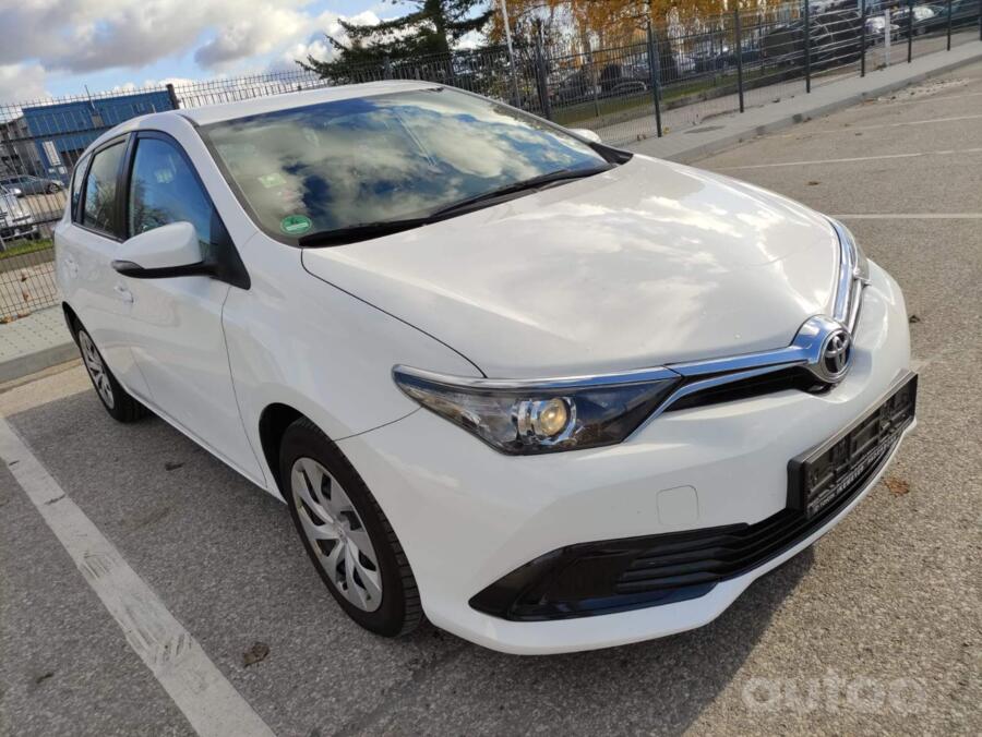 Toyota Auris 2 generation [restyling]