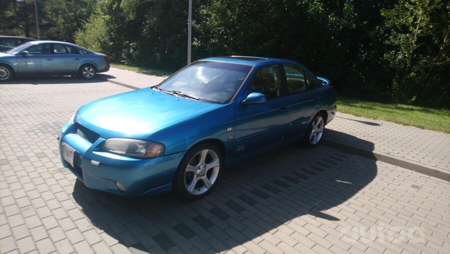 Nissan Sentra B15 Sedan