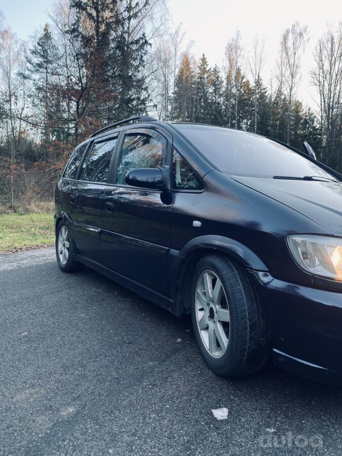 Opel Zafira OPC A [restyling]