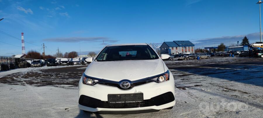 Toyota Auris 2 generation [restyling]