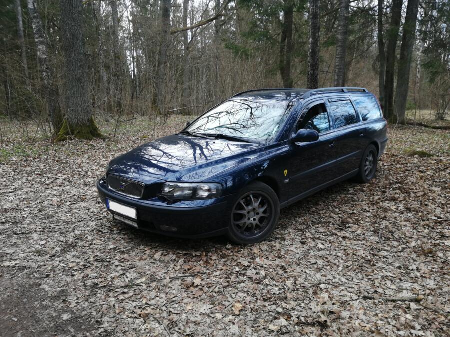 Volvo V70 2 generation wagon